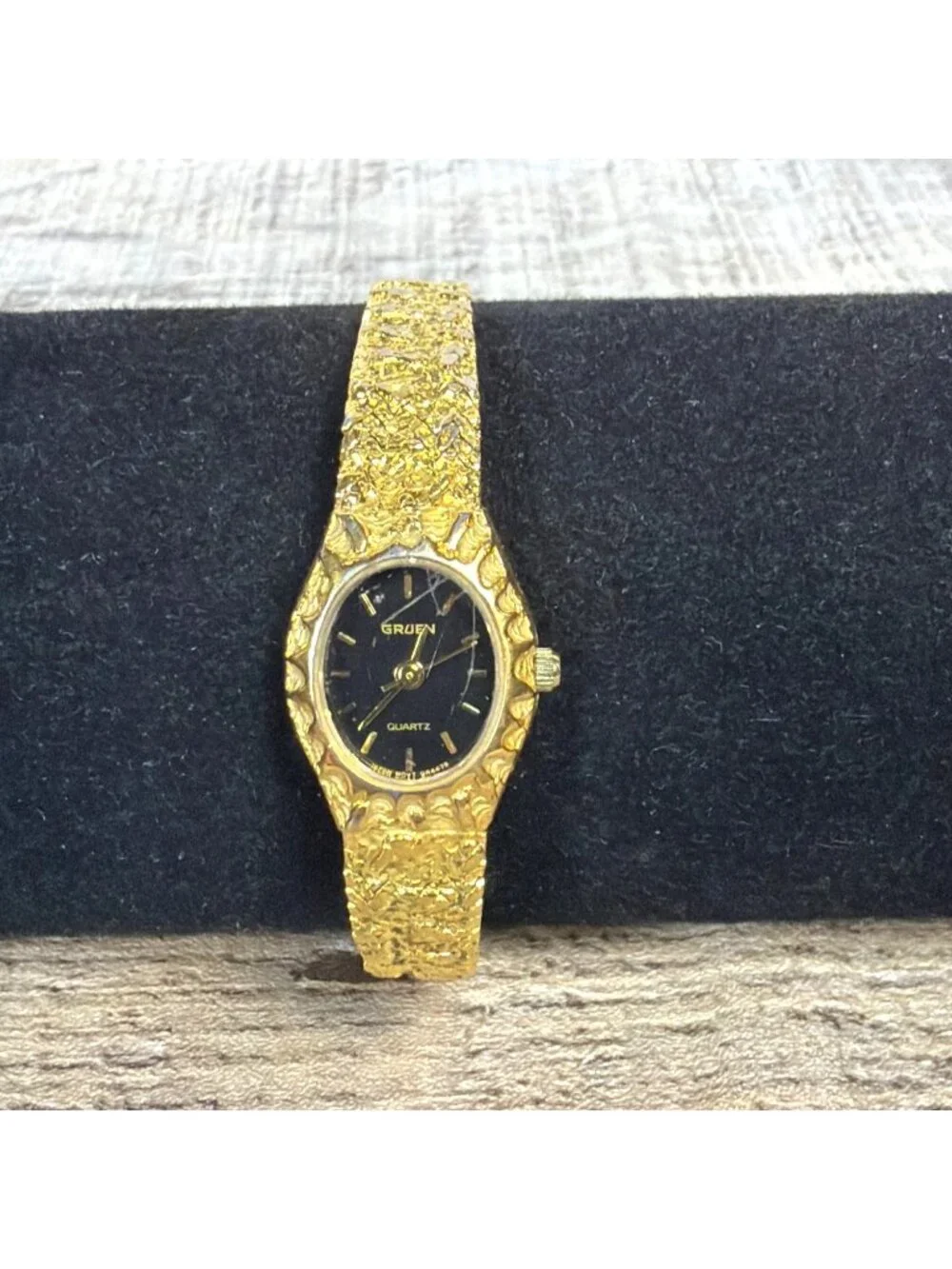 Vintage Gruen Ladies Gold Nugget Quartz Watch Non Working For Repair or Parts - Picture 3 of 10